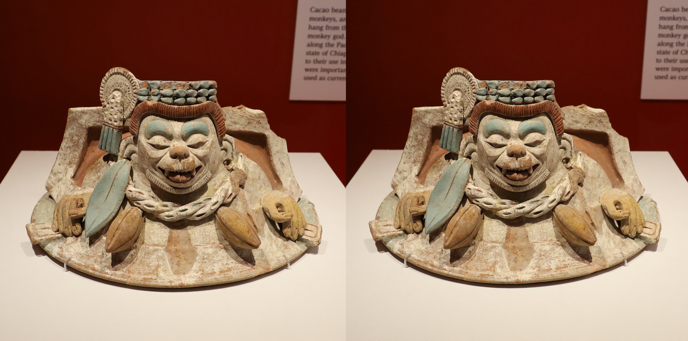 猿の神とカカオの土器蓋（ぶた）（マヤ文明、600〜950年）