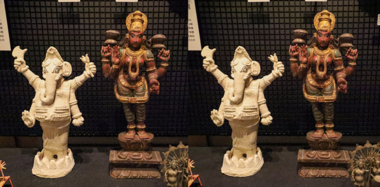 左：ガネーシャ神（インド、ビハール州）右：ラクシュミー神（インド、カルナータカ州）